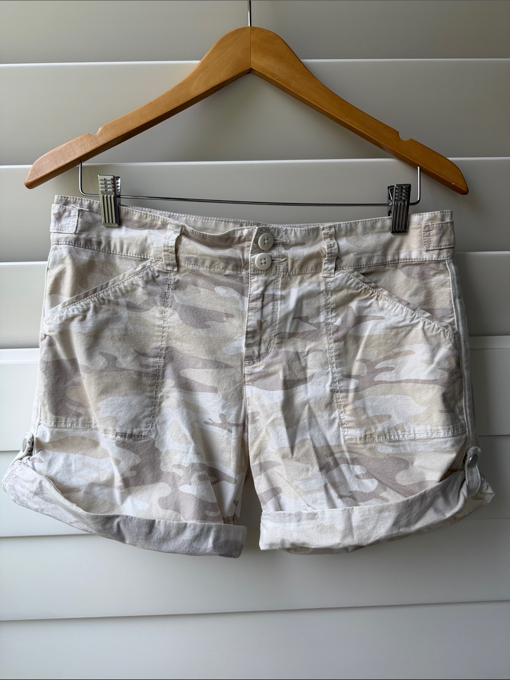 SANCTUARY  Desert Camo Roll-Cuff Cargo Shorts
